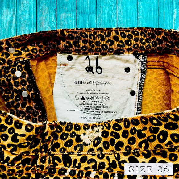 Leopard Print Cut Off Shorts - One Teaspoon - Picture 4 of 5